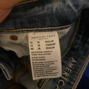 Woman’s American Eagle jeans